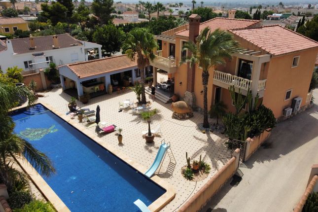Villa for sale in La Marina, Alicante, Spain