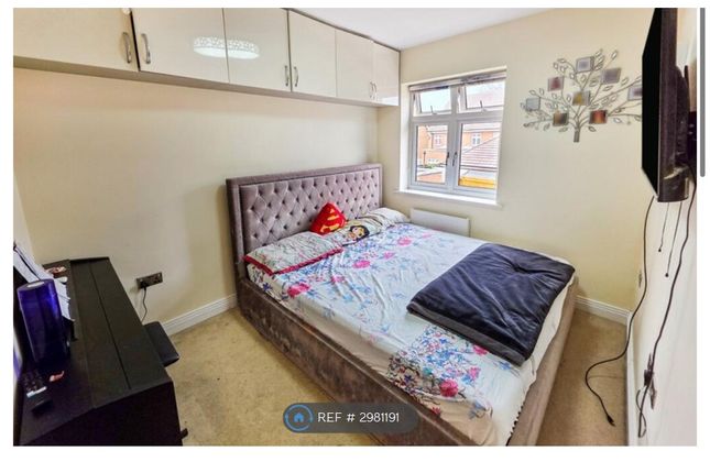 Repton Crescent, Earley, Reading photo 4