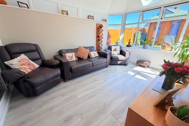 24, Westmorland Avenue, Dukinfield photo 2