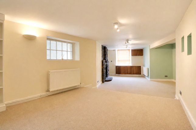 12a Barnstaple Street, South Molton Devon photo 4