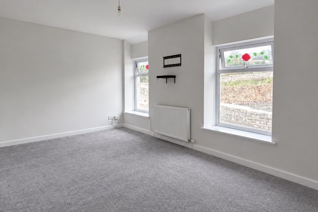 105 High Street, Merthyr Tydfil photo 4