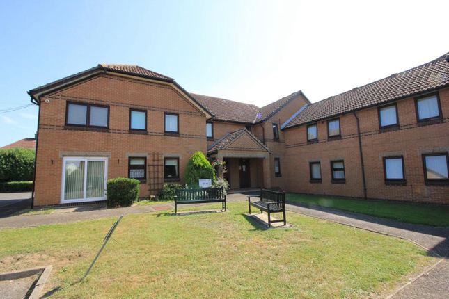 Flat for sale in Portland Close, Romford