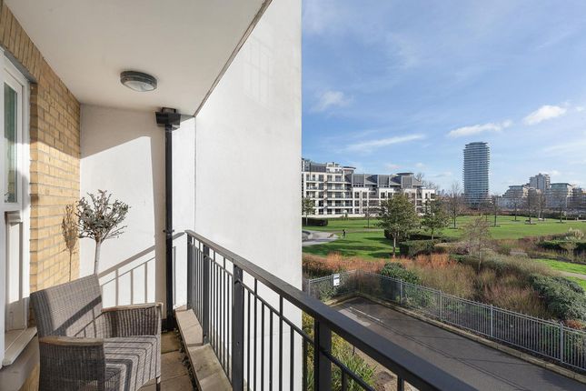 Flat for sale in Imperial Wharf, London
