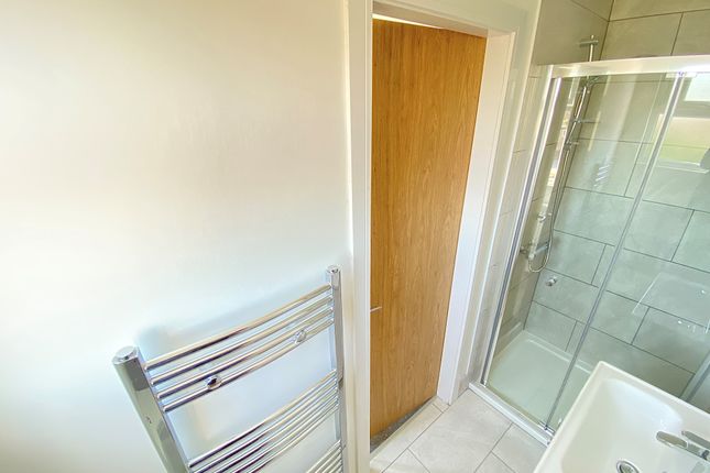 9A, Manchester photo 2