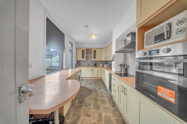 7, Montague Road, Burnley photo 5