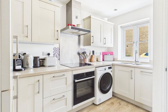 15, Goldfinch Edge, Dursley photo 2