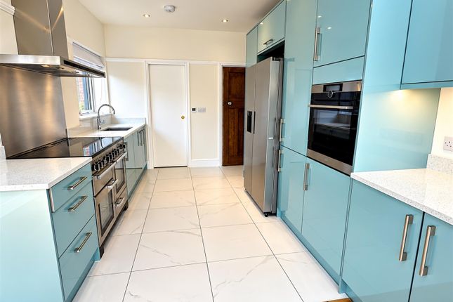 22, Shepherds Road, Watford photo 4