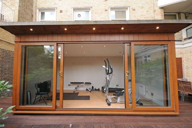 30 Boydell Court, London photo 2