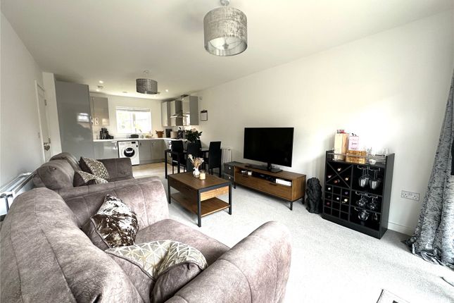 Flat for sale in Hurst Avenue, Blackwater, Camberley, Hampshire