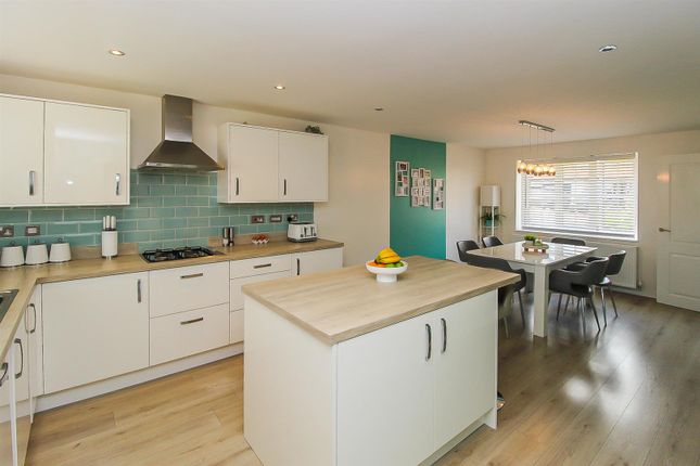 11, Stanley Hall Drive, Wakefield photo 4