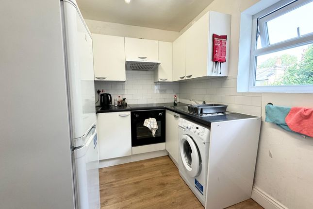 Room 2, 1st floor rear, 56, Langdon Park Road, Highgate photo 3