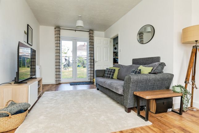 117, Doe Royd Crescent, Sheffield photo 2