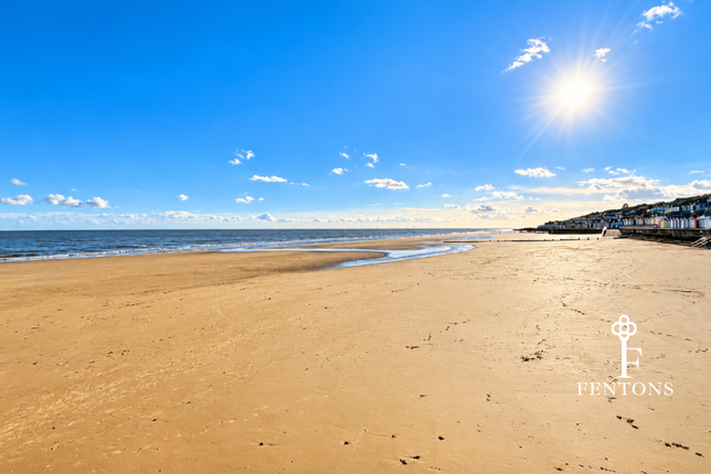Pier Approach, Walton-on-the-Naze photo 3