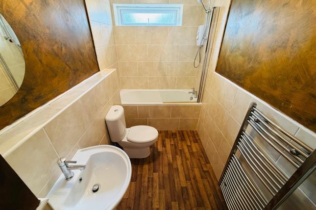 Flat 40, Rivington, Cholmondeley Road, Salford photo 5