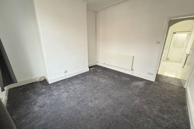 16, Glebe Street, Stockport photo 3