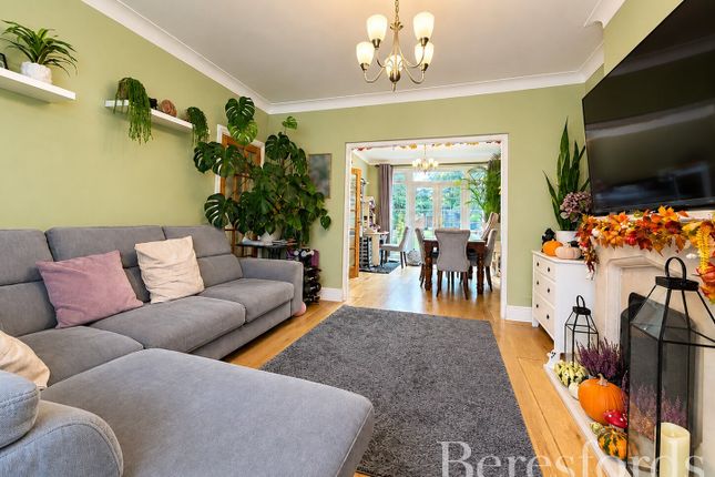 Great Gardens Road, Hornchurch photo 3