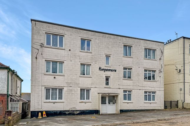 Flat 4, Kingsmere Coronation Road, Cowes photo 3
