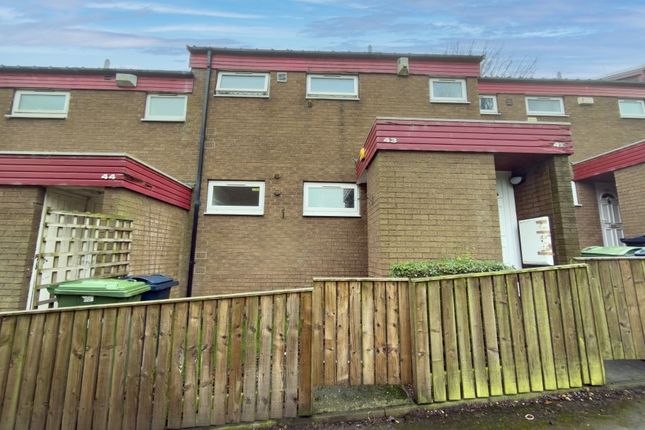 1-bed flat on 43 Stainton Drive, Gateshead NE10 9QU, £15,000