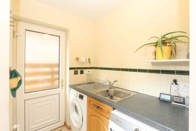 15 Upper Croft, Chesterfield photo 4