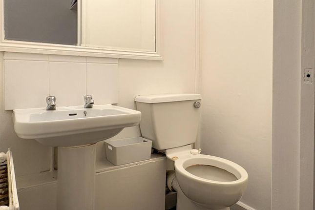Flat 22A, Palace Mansions, Earsby Street, London photo 3