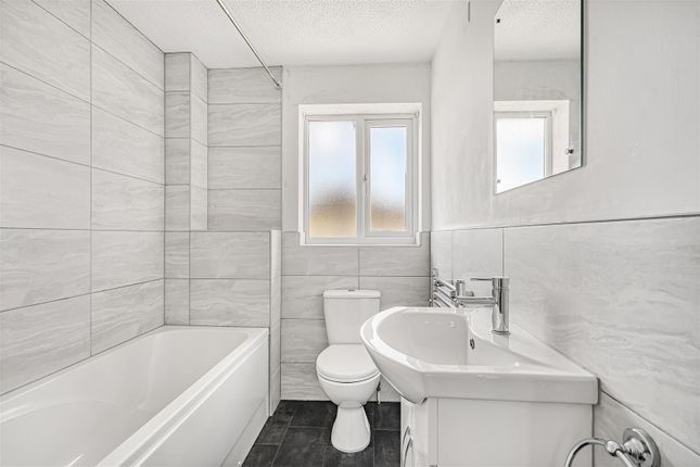 18, Spindleside, Bicester photo 4