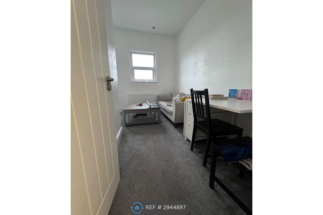 A, Queens Road, Beeston photo 5