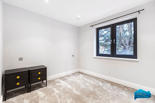 Flat to rent in Oakleigh Road North, Whetstone, London