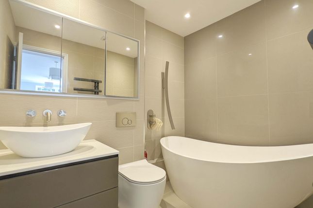 16 Mortley Close, Tonbridge photo 3