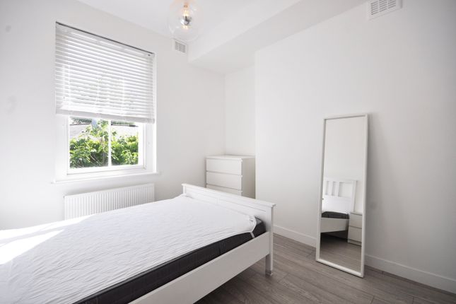 Flat to rent in Beethoven Street, London