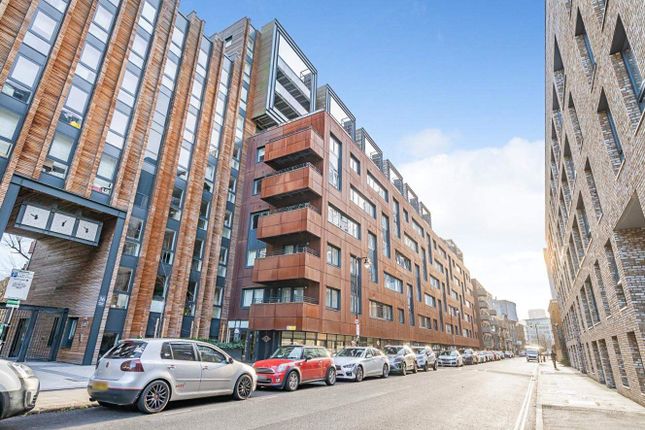 Flat for sale in Wharf Road, London