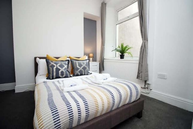 Picton Terrace, Swansea photo 4