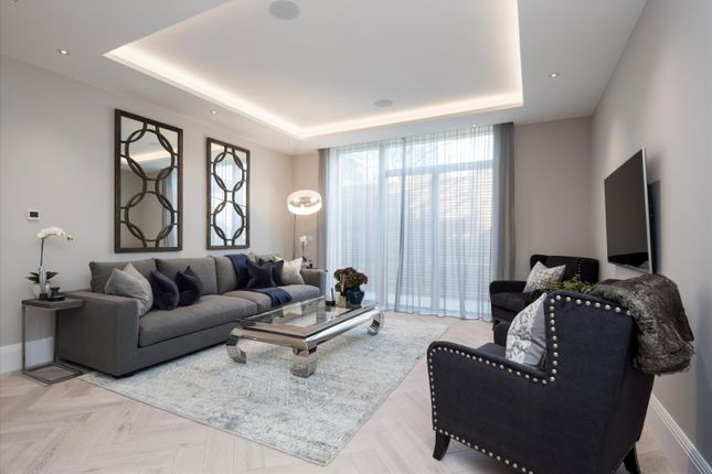 Flat for sale in Apartment 10, Four 5 Two, Finchley Road, London
