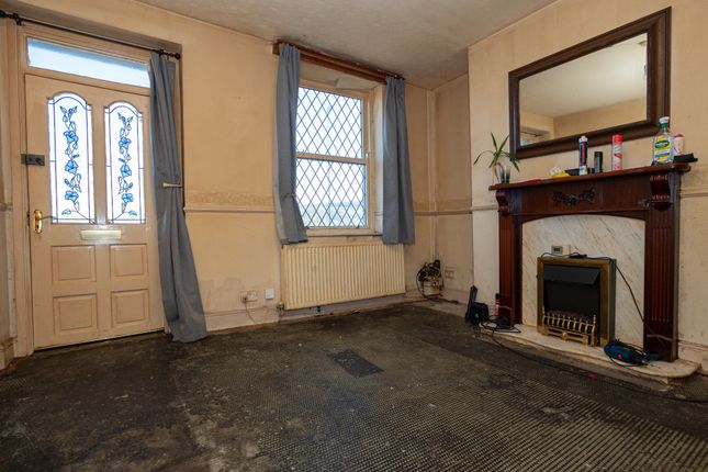 214, Buxton Road, Furness Vale photo 2
