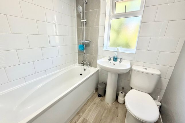 36, Redfly Lane, Brierley Hill photo 3
