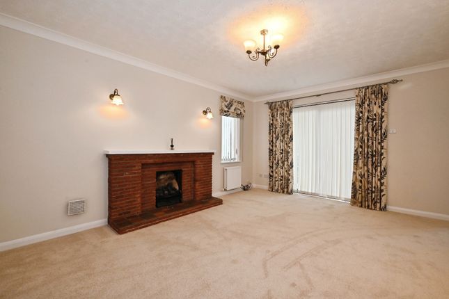 45, Kings Road, Crowthorne photo 2