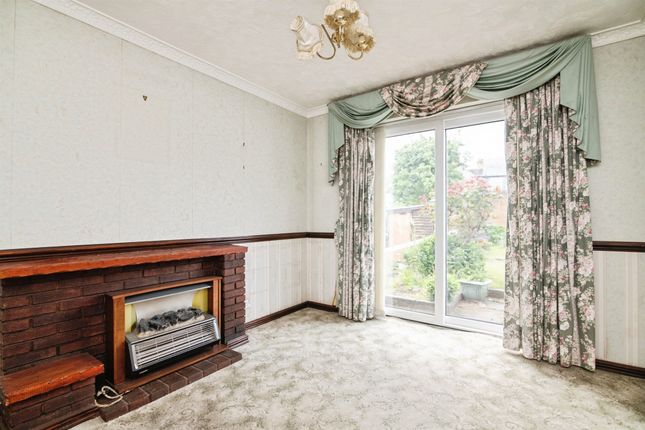2, Parkes Lane, Dudley photo 2