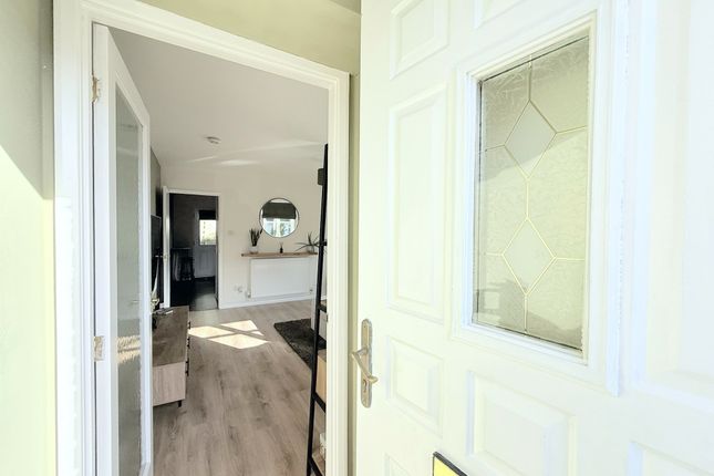 19, Keppock Place, Falkirk photo 2