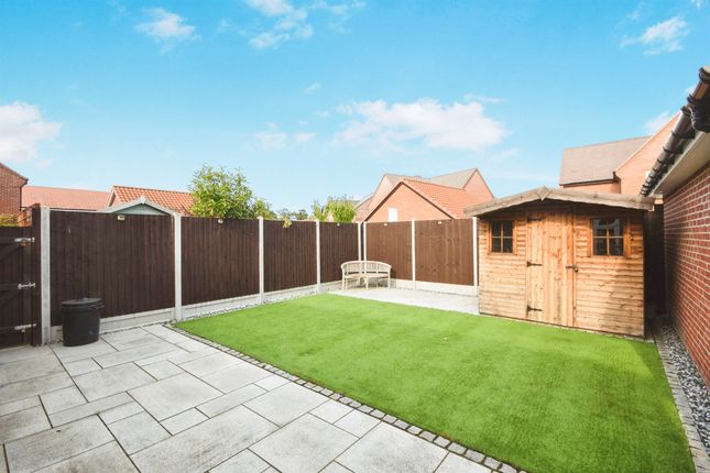 7, Harper Lane, Halstead photo 3