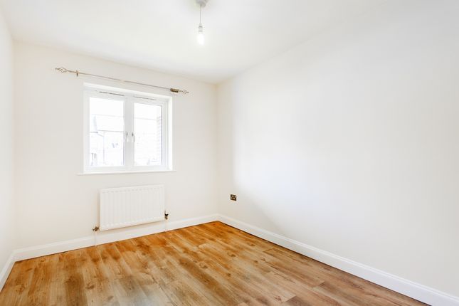 Flat to rent in Marina Way, Abingdon