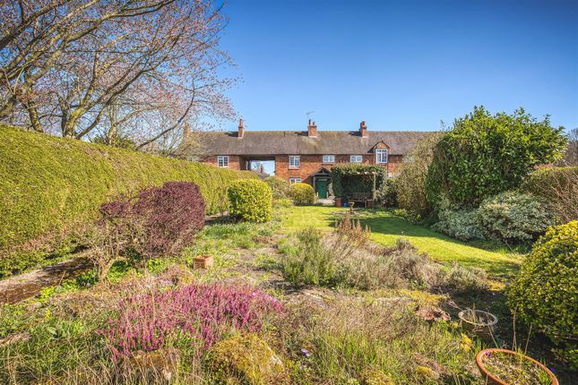 3-bed house on Rose Cottage, Hoon Ridge, Derby, £325,000