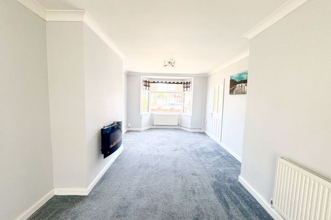 20, Drake Avenue, Grimsby photo 3