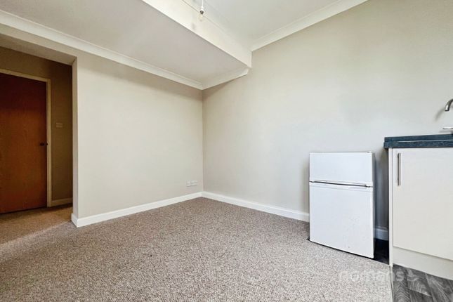 Flat 4 Rivendell, 16, Church Lane, Farnborough photo 4