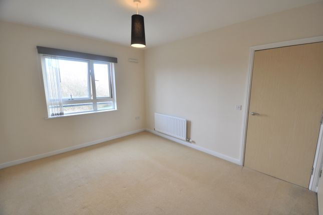 210, Northampton photo 3