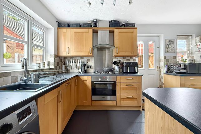 12, Holt Coppice, Telford photo 2