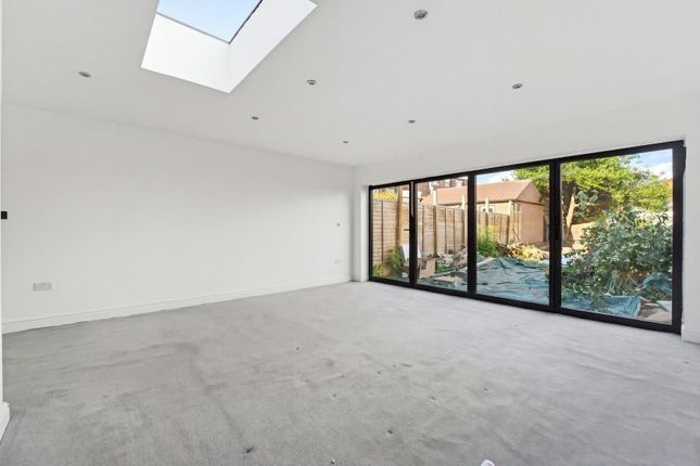 Clifton Road, Greenford photo 2