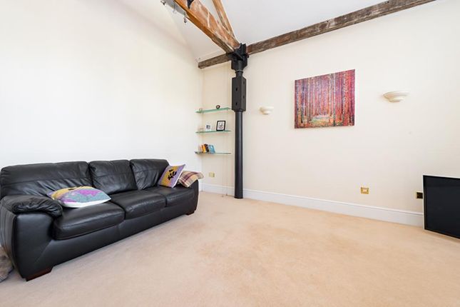 Flat to rent in Mill Street, Witney, Oxfordshire