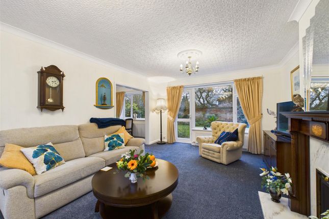16, Manor Road, Swanland photo 3