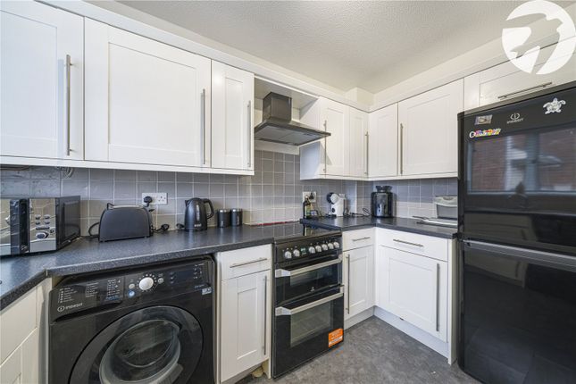 7, Sutherland Close, Kent photo 3