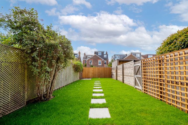34 Cornfield Road, Reigate photo 2