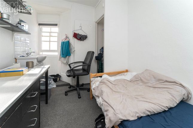Flat to rent in Bedford Square, Brighton, East Sussex